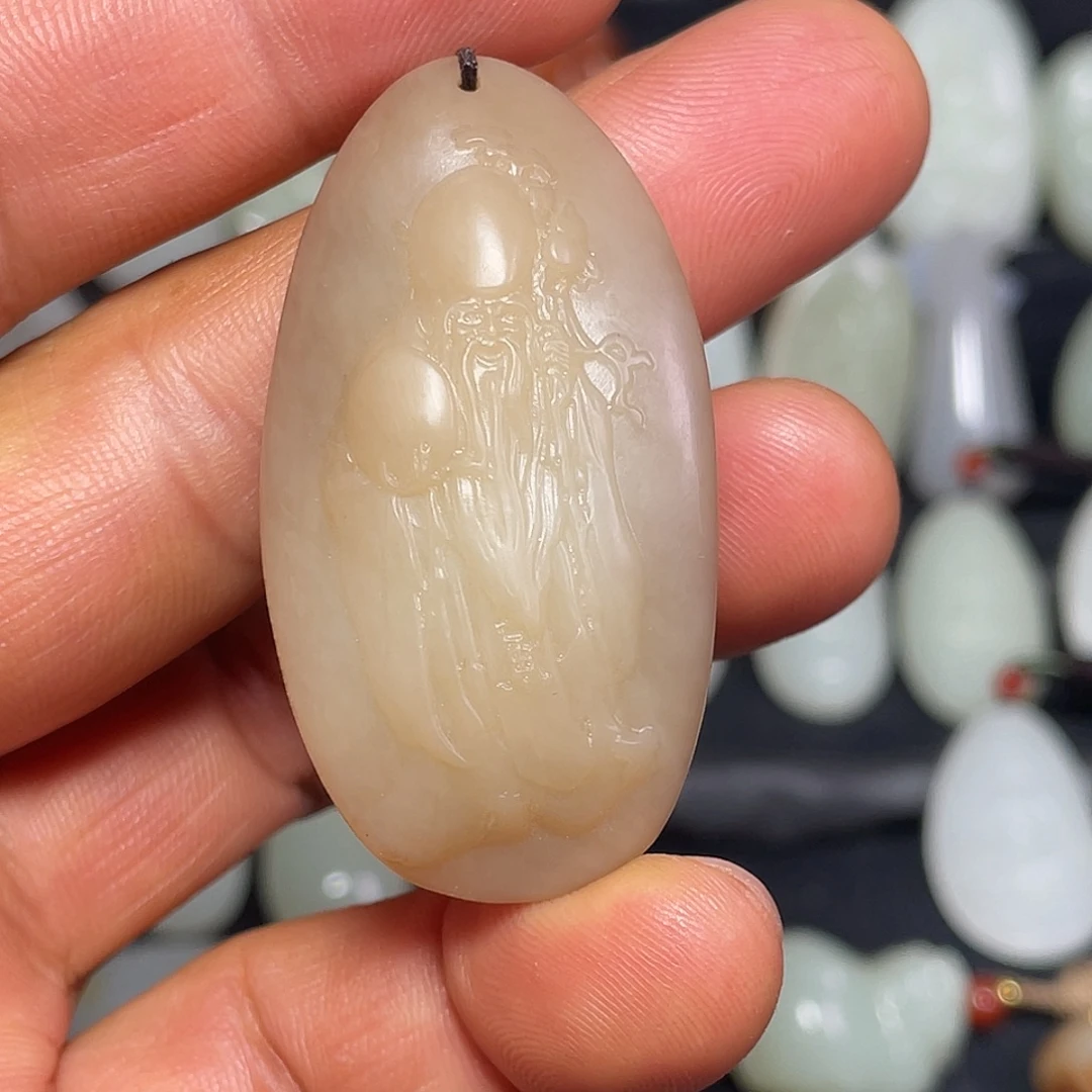 和田玉未镶嵌颈饰吊坠