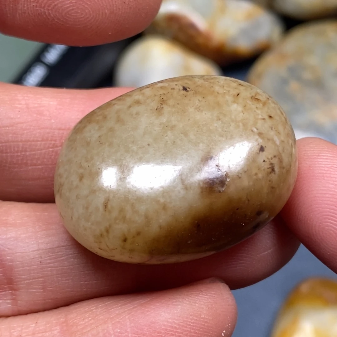 和田玉挂件足铂镶嵌