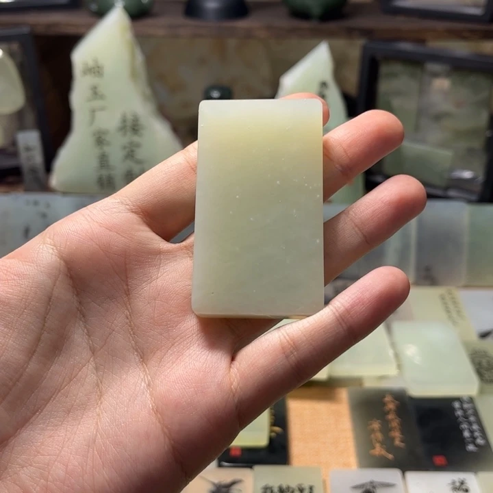 蛇纹石玉合金颈饰