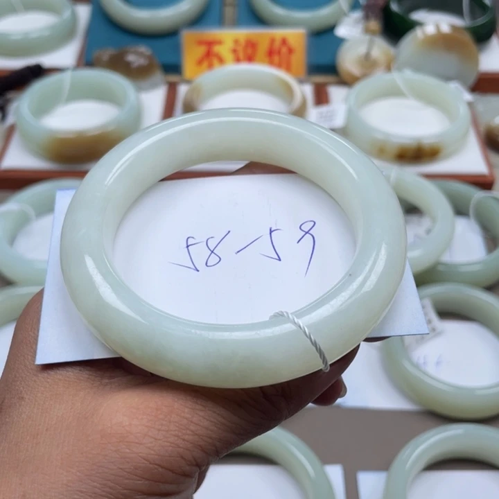 未镶嵌手镯和田玉@****姐