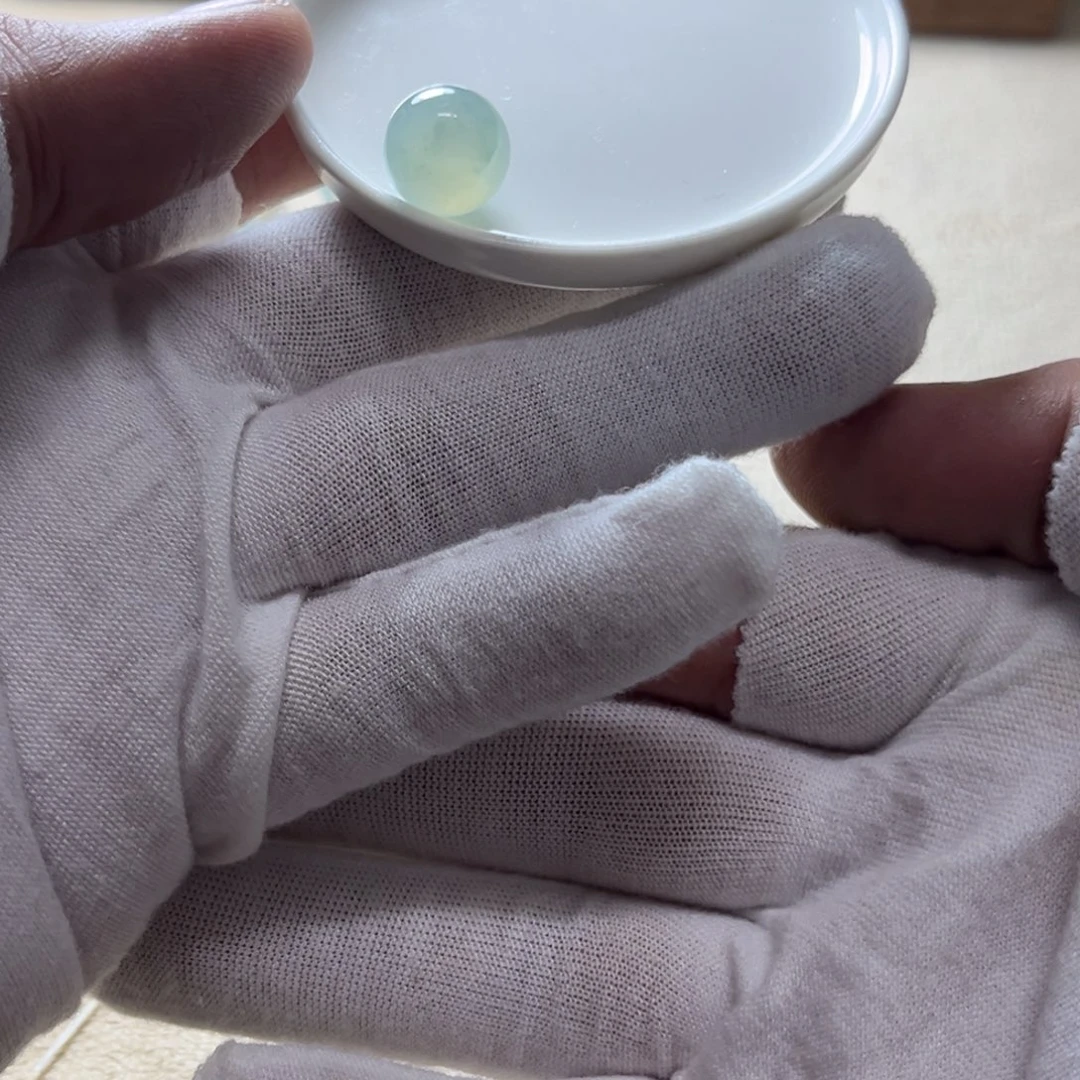 茉***茶定制翡翠未镶嵌翡翠单珠