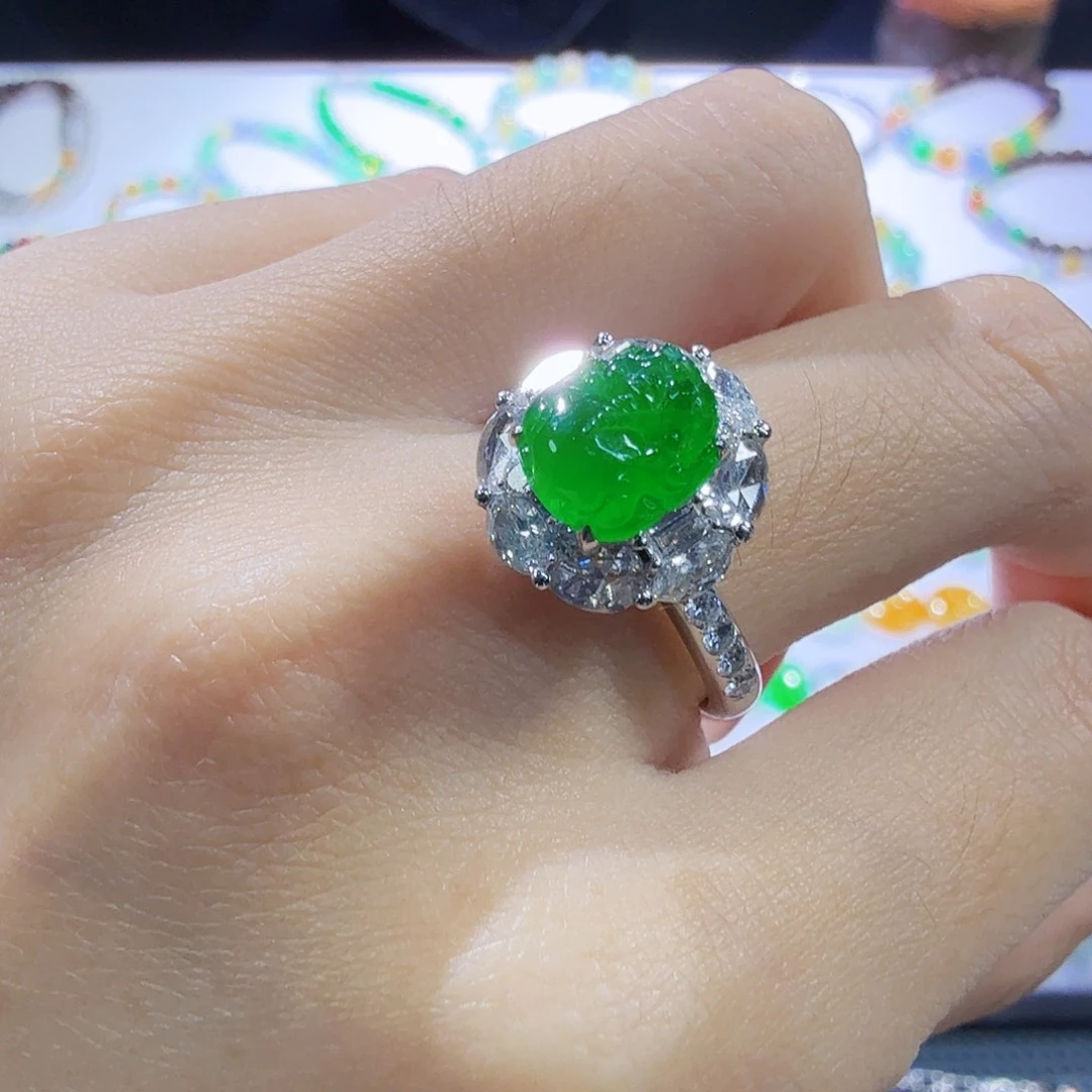 翡翠18K金镶嵌戒指貔貅