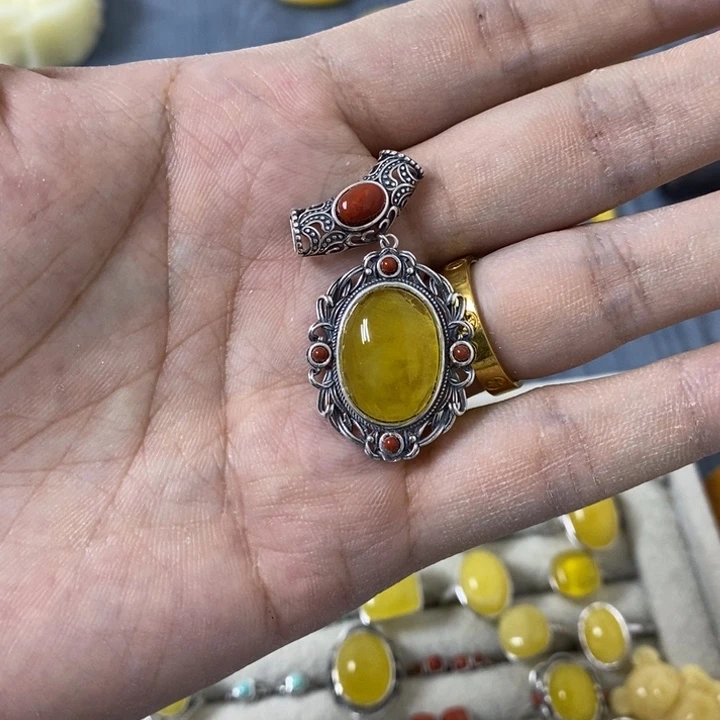 蜜蜡裸石银S925镶嵌吊坠