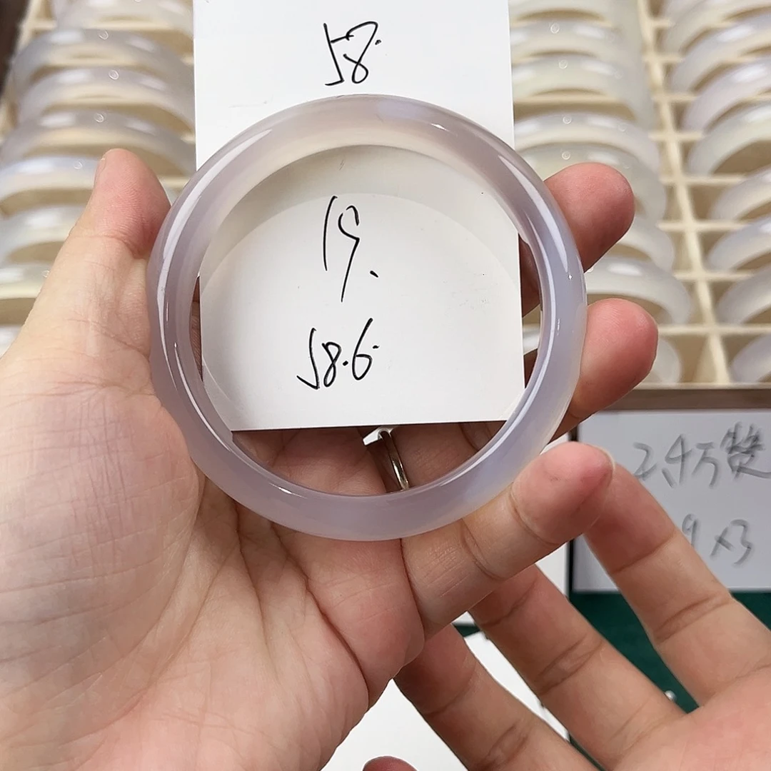 玛瑙/玉髓手镯未镶嵌58