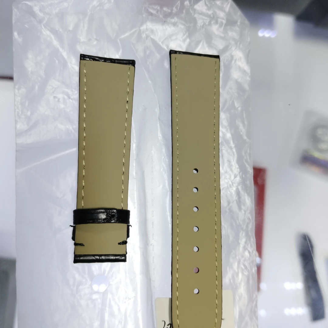 单面鳄鱼皮表带，宽度20--18，适配各种品牌腕表