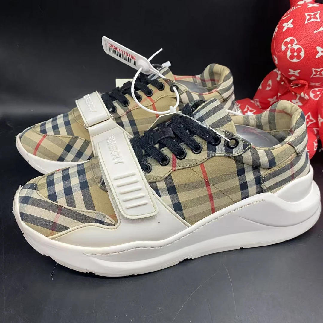 95新 BURBERRY/博柏利 棋盘格厚底增高板鞋41.5欧码ddm2218