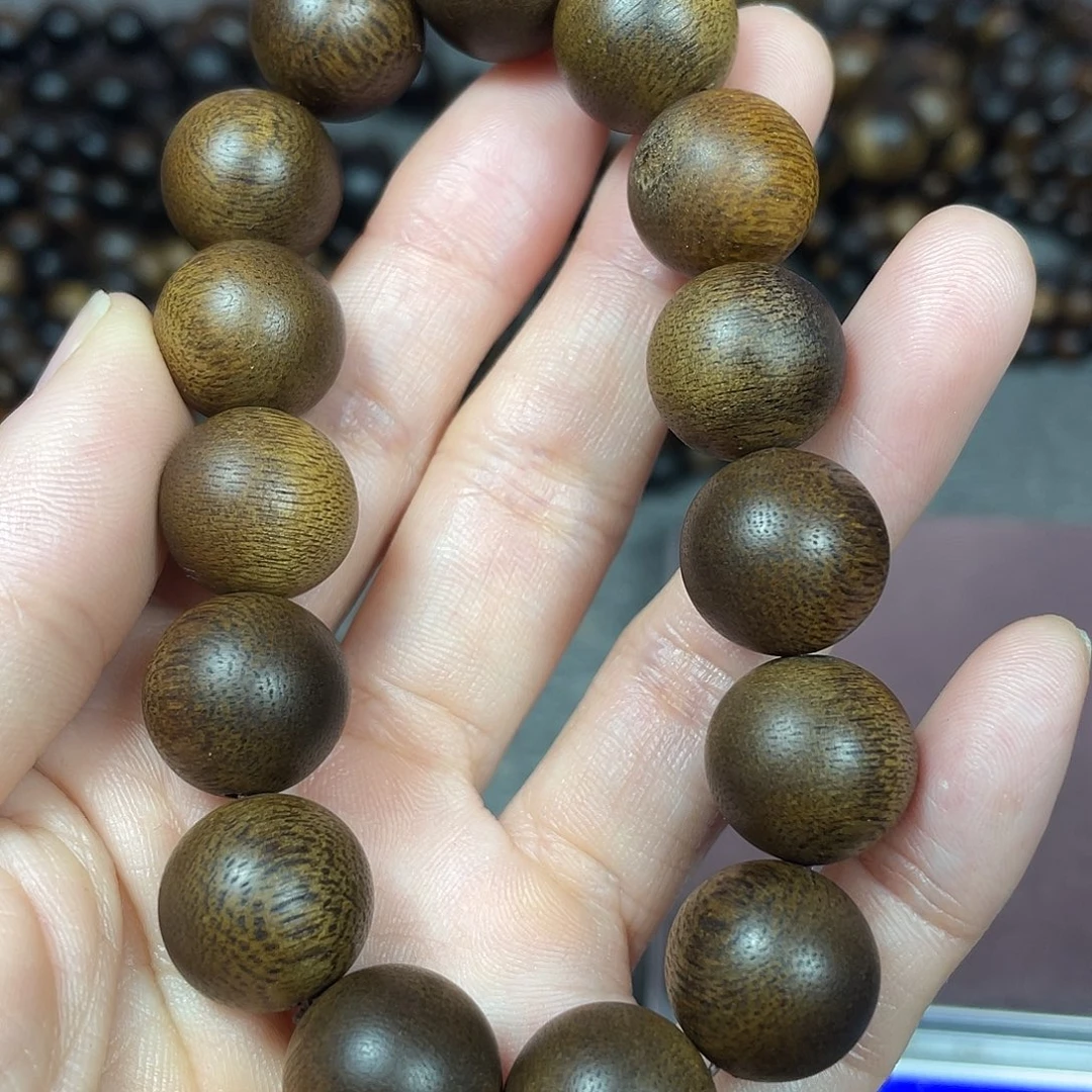 卡***销手串沉香芽庄白棋