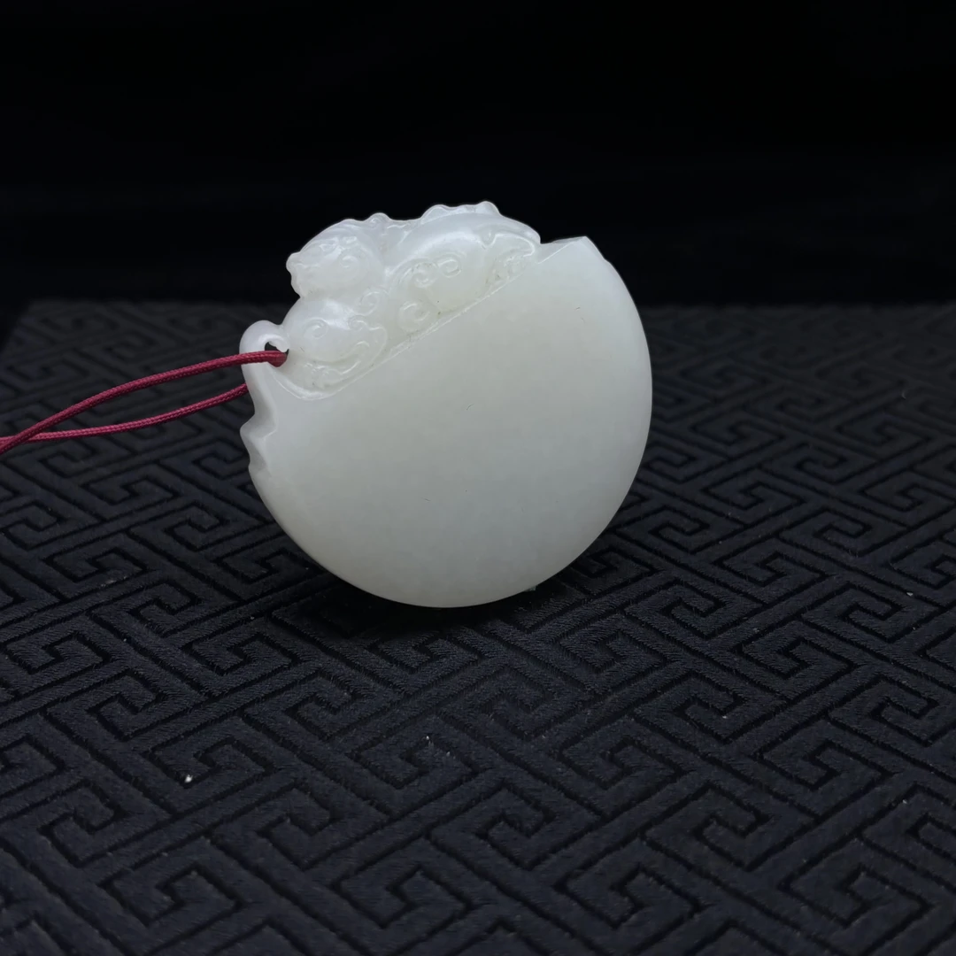 lot10 和田玉挂件/保利