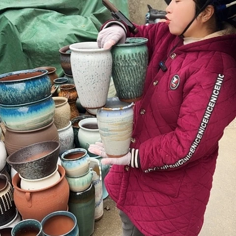 口13高20瑕疵盆子。