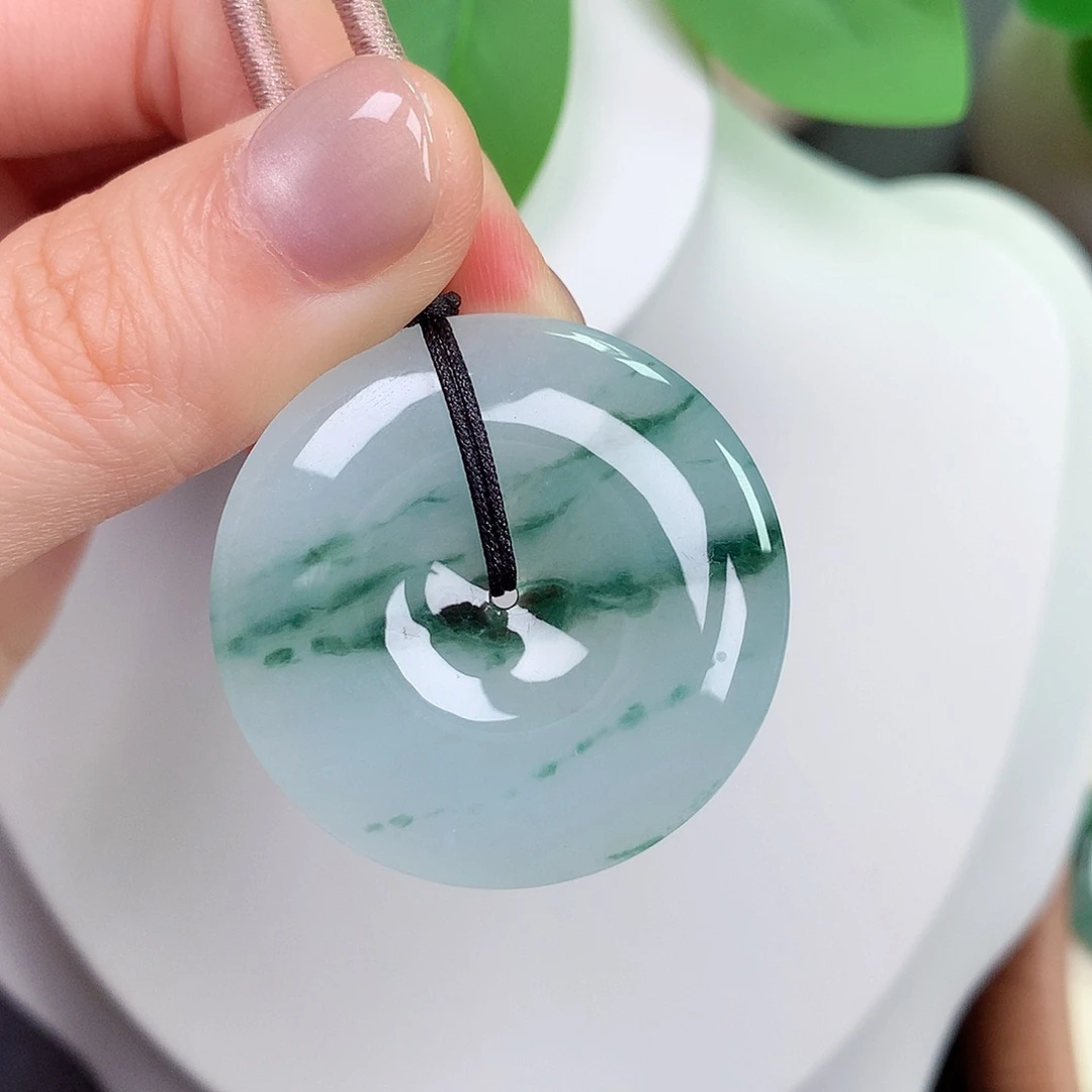 颈饰未镶嵌翡翠平安扣