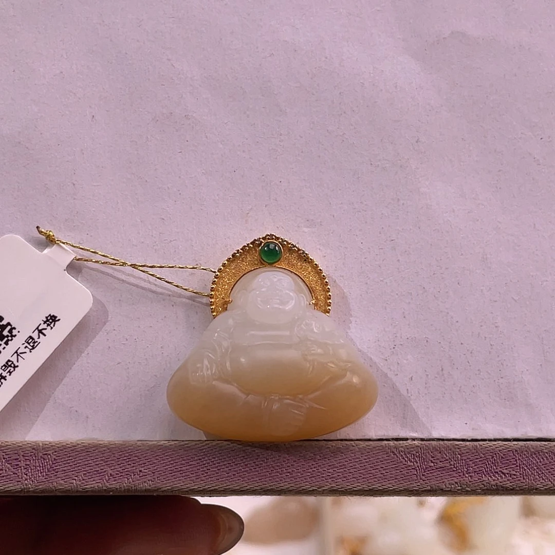 吊坠(不含链)18K金镶嵌和田玉新疆且末糖白佛吊坠孤品