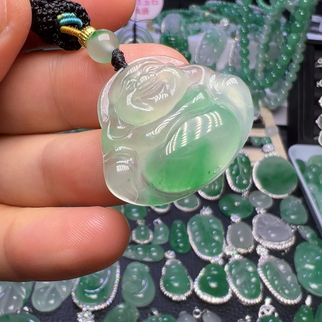 石英质玉（非洲翠）未镶嵌颈饰