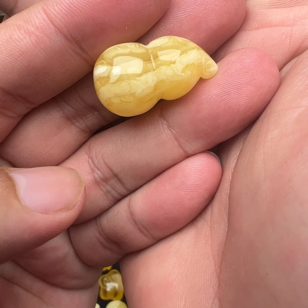 琥珀未镶嵌裸石3.3克葫芦297