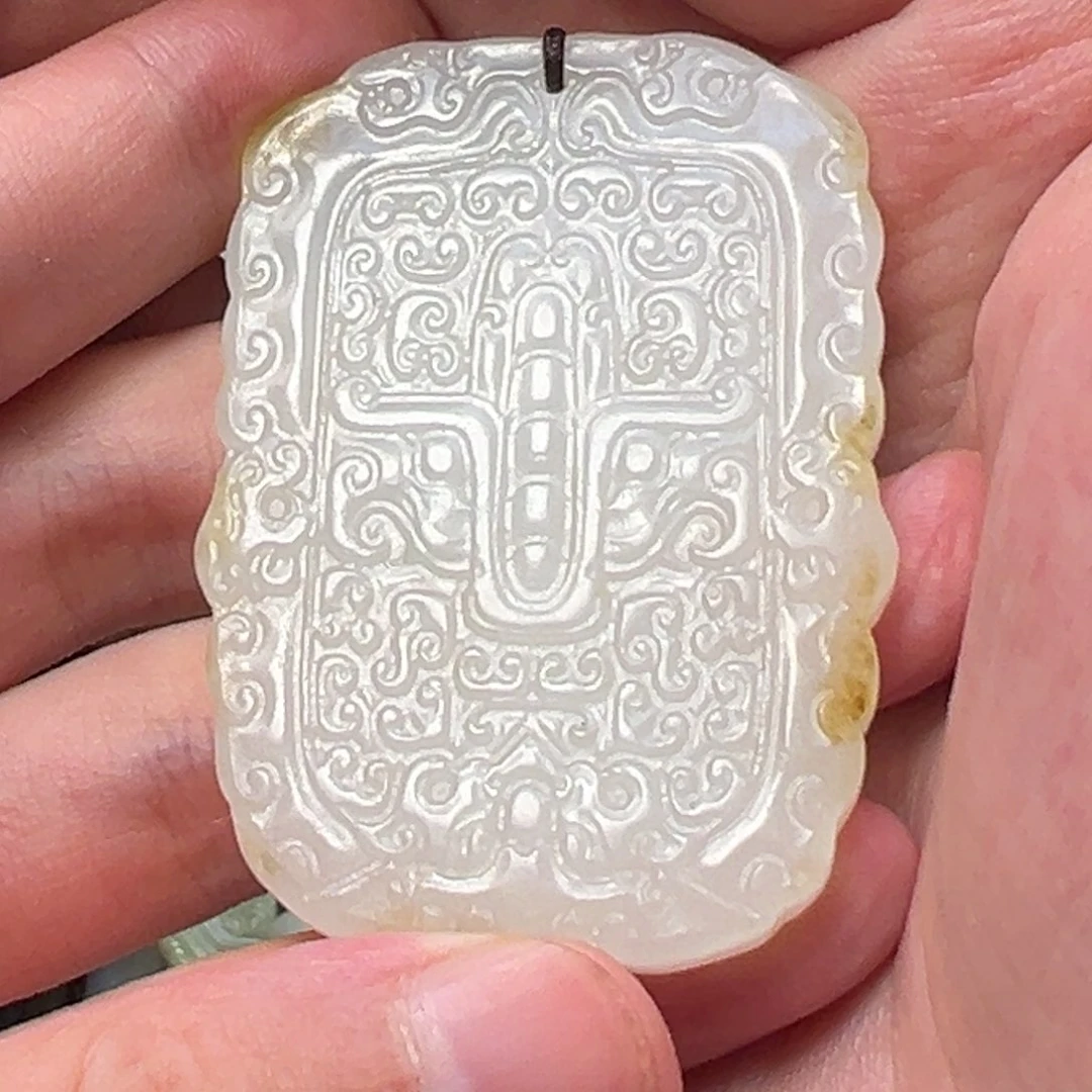 峰***子和田玉未镶嵌挂件