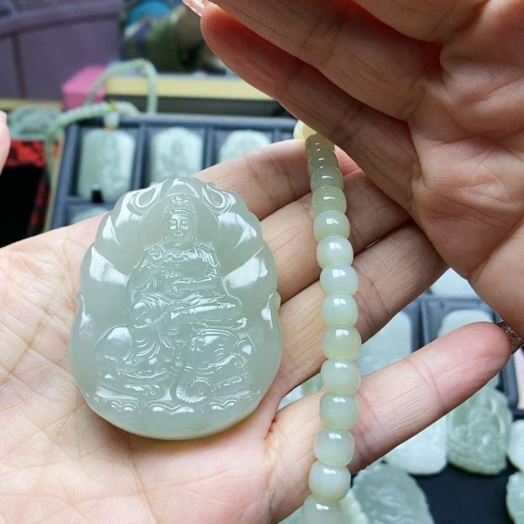 和田玉颈饰未镶嵌某*某