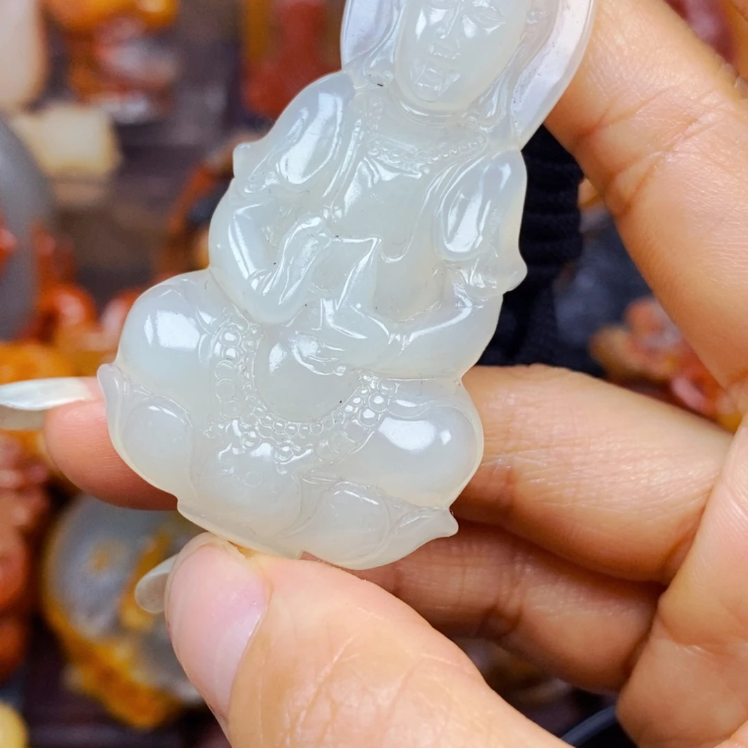 石英质玉（黄龙玉）未镶嵌颈饰