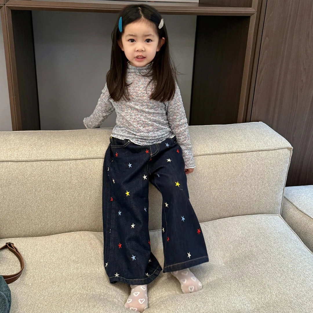 《小思家》女童夏季新款韩版小清新彩点上衣重工刺绣星星牛仔裤套装