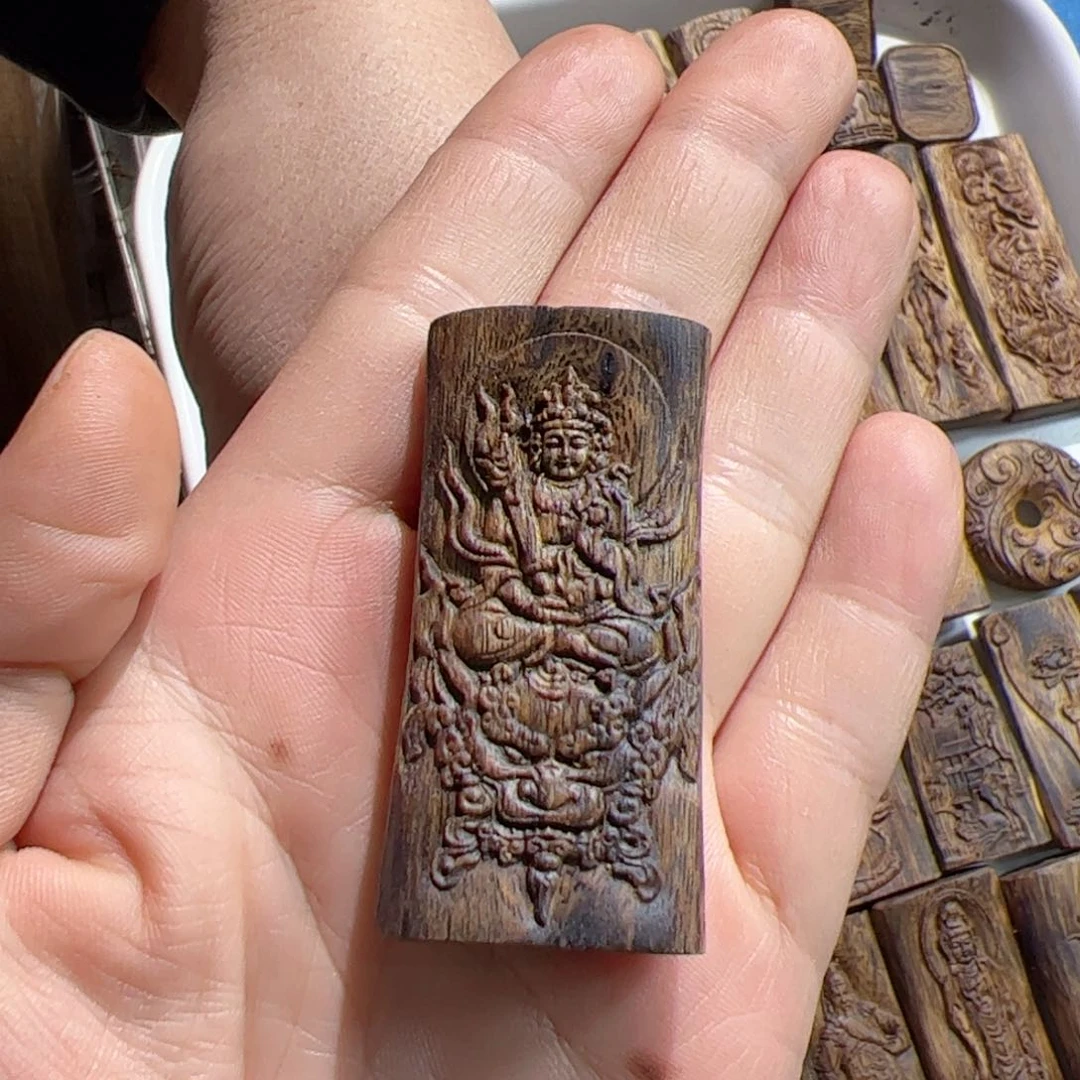 沉香吊坠白棋文殊兔8.4克