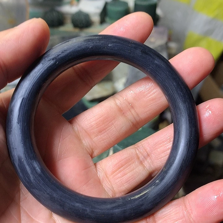 颈饰未镶嵌和田玉（糖玉）