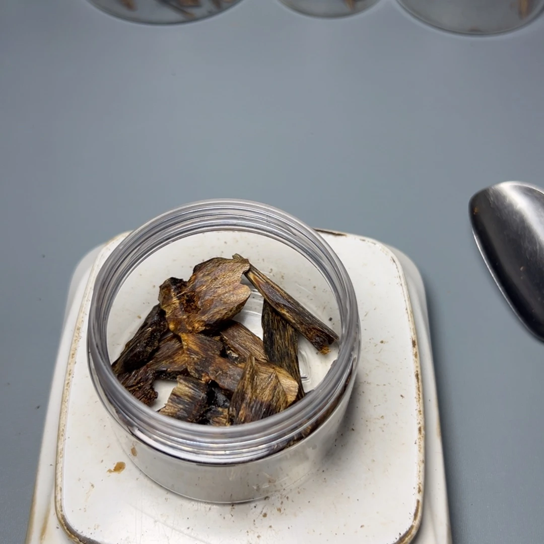 雨***虹树脂制品海南棋楠陆河树20克