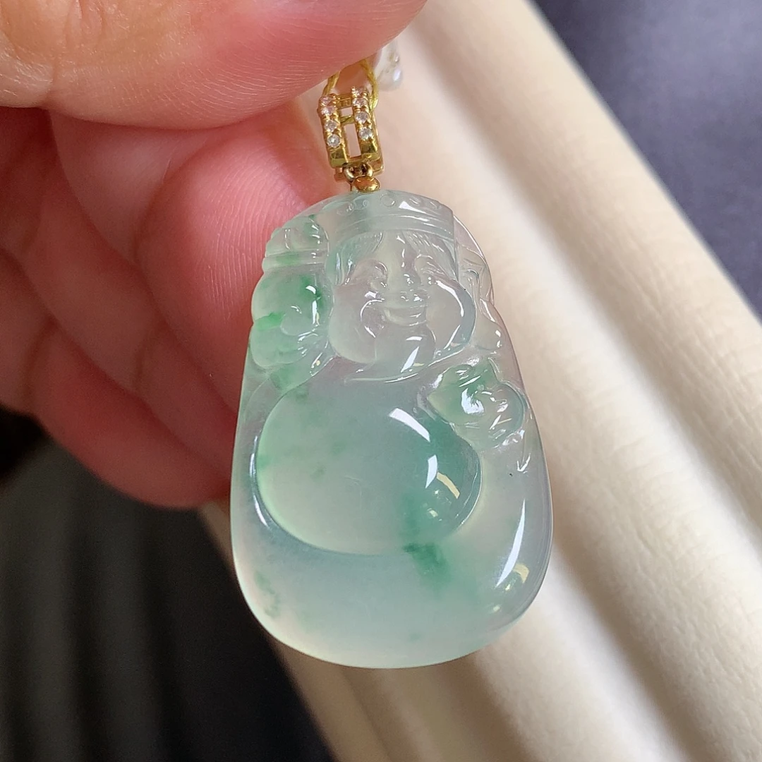 翡翠18K金镶嵌颈饰财神