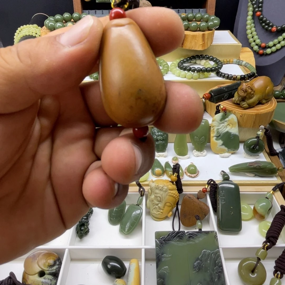 岫岩河磨玉（透闪石质玉）未镶嵌吊坠(不含链)小****?