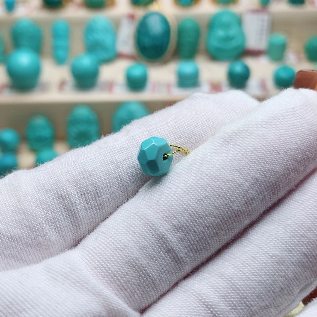 绿松石配饰未镶嵌仰****_