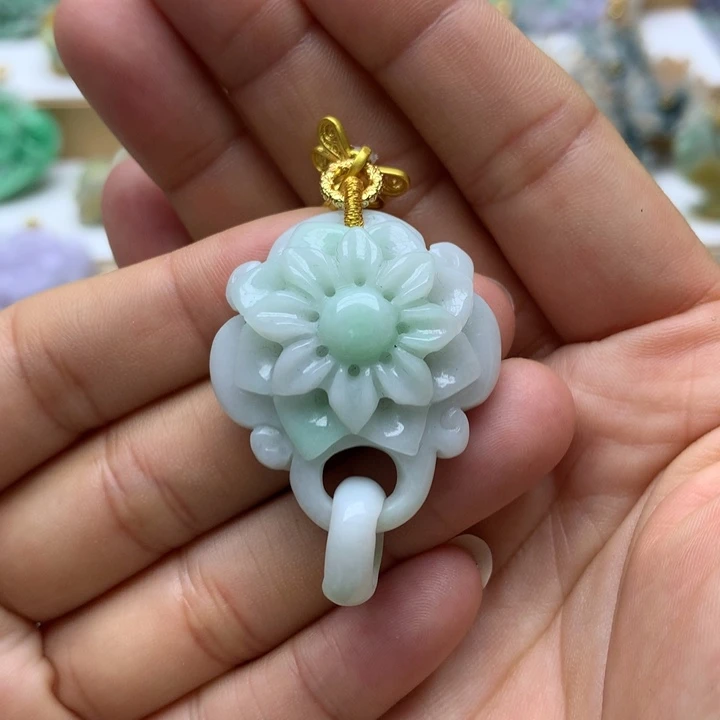 翡翠颈饰未镶嵌翡翠