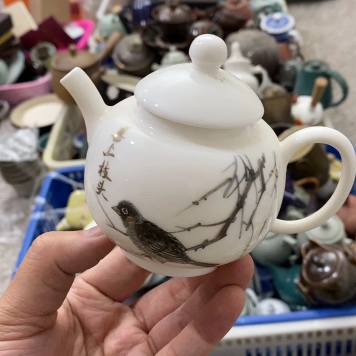 陶瓷艺术品及陶瓷壶