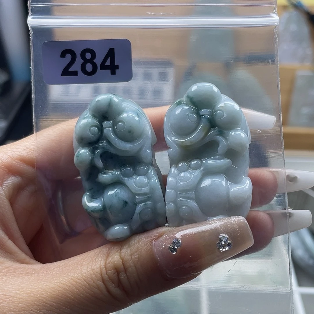 翡翠未镶嵌颈饰米*?翡翠