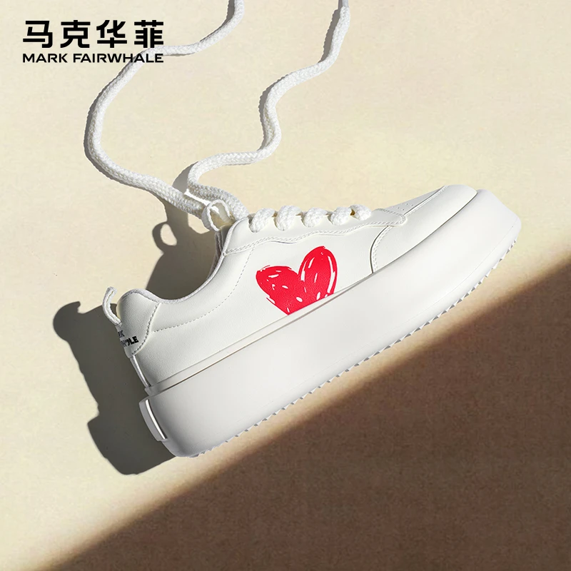 马克华菲女鞋春季2025新款女士厚底运动休闲板鞋情侣爱心小白鞋女