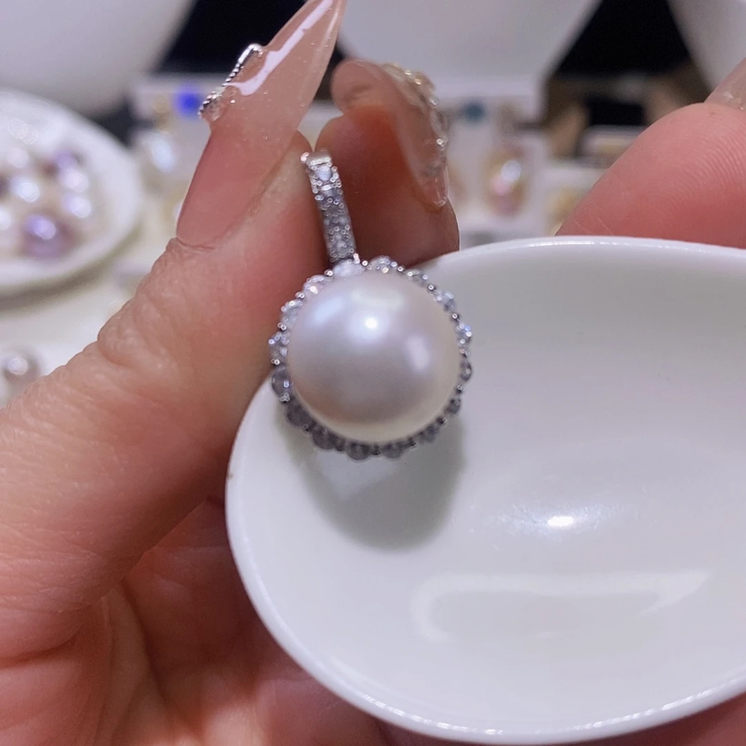 淡水珍珠颈饰合金