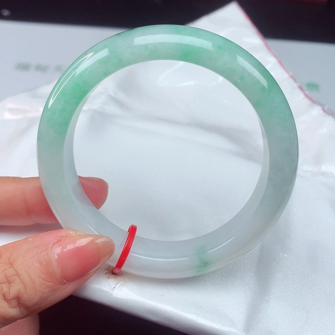 翡翠手镯未镶嵌0126