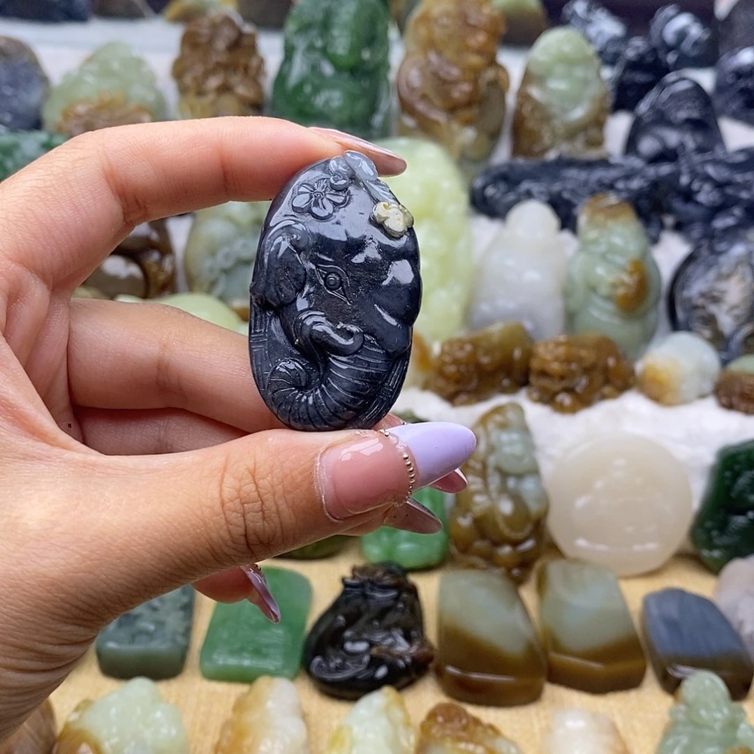 和田玉未镶嵌颈饰