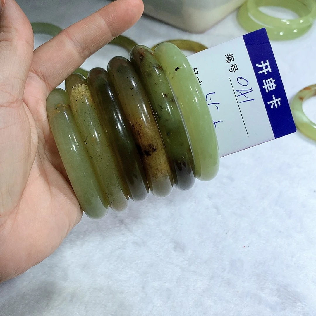 蛇纹石玉手镯未镶嵌晚****思