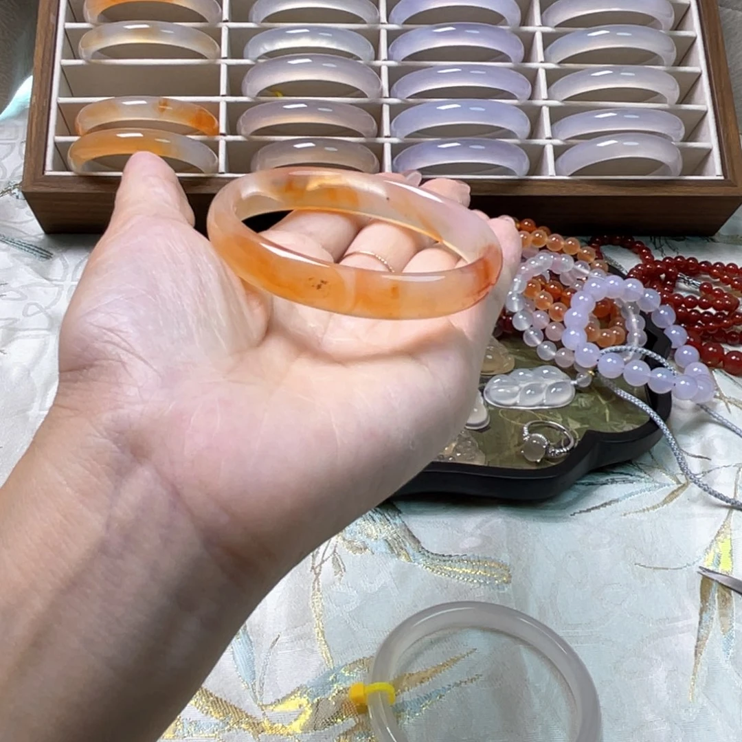 玛瑙/玉髓手镯未镶嵌