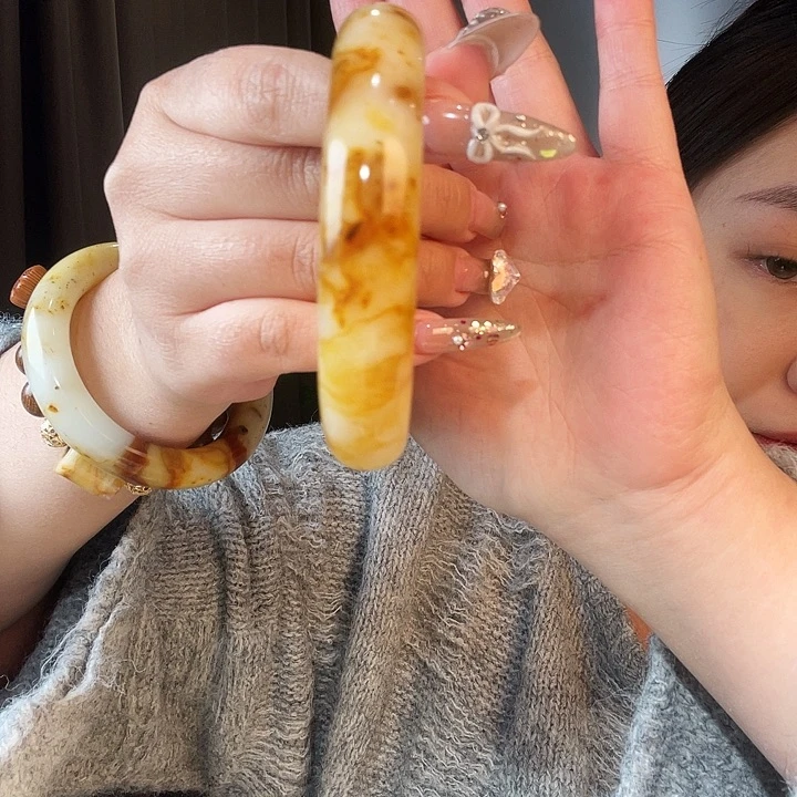 未镶嵌蛇纹石玉颈饰暖*?