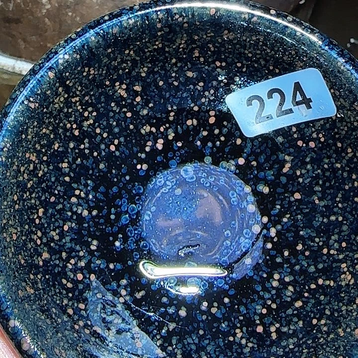 茶盏在于对一份不公平与不公