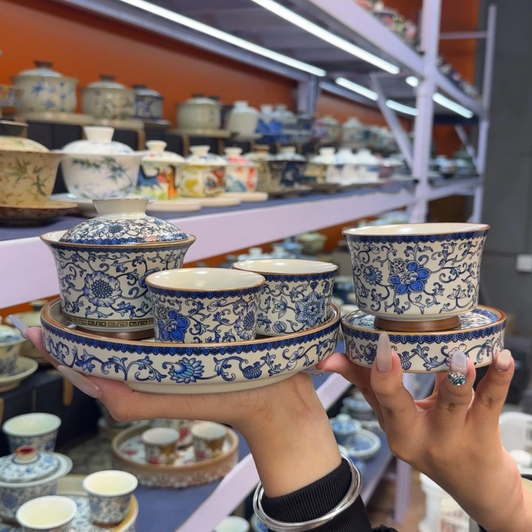 我在外面吃饭呢你在哪