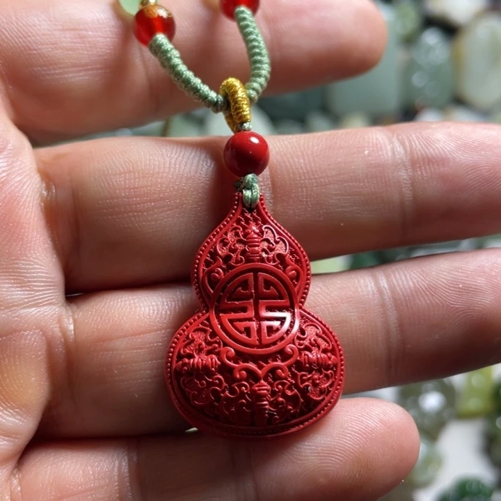 天然辰砂天然朱砂精美吊坠