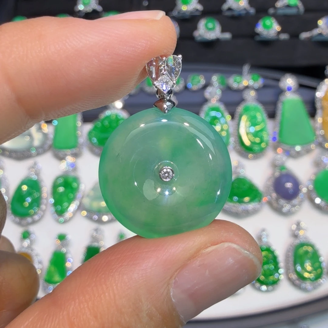 翡翠18K金镶嵌颈饰收到货48小时鉴赏期