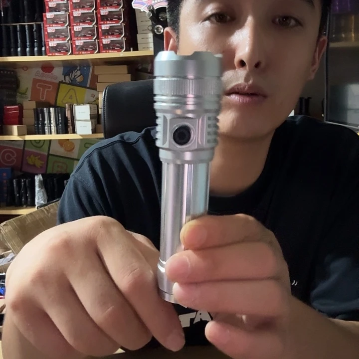 可燃铝合金手电带 18650电池