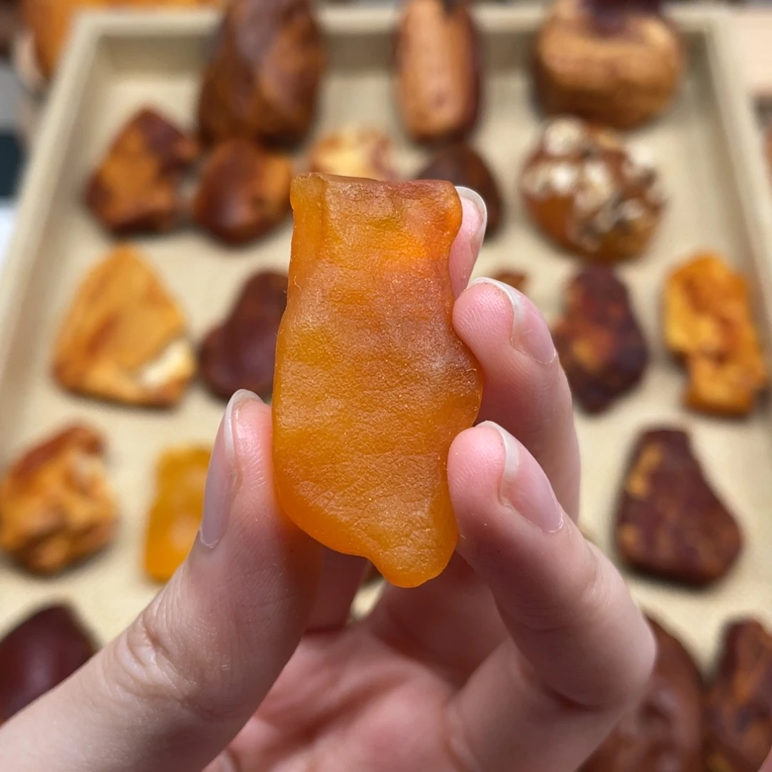 琥珀未镶嵌珠宝奇石