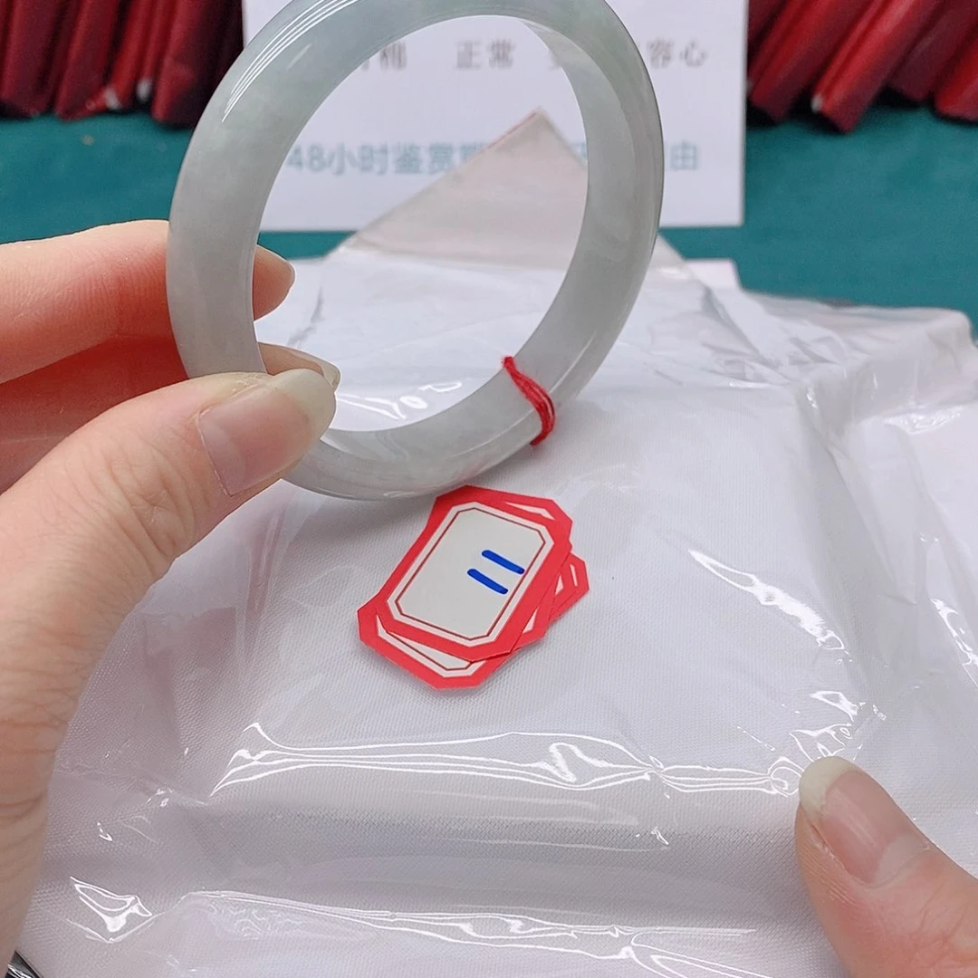 翡翠手镯未镶嵌z****a111111111111