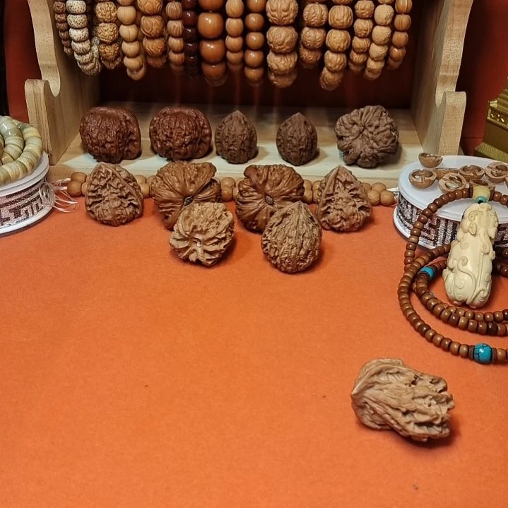 小***豹文玩核桃吊坠兔子