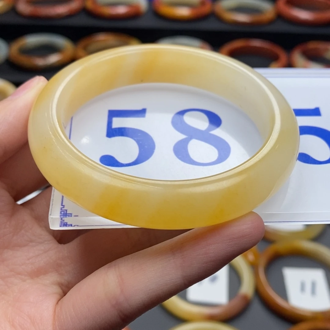 石英质玉（黄龙玉）手镯未镶嵌