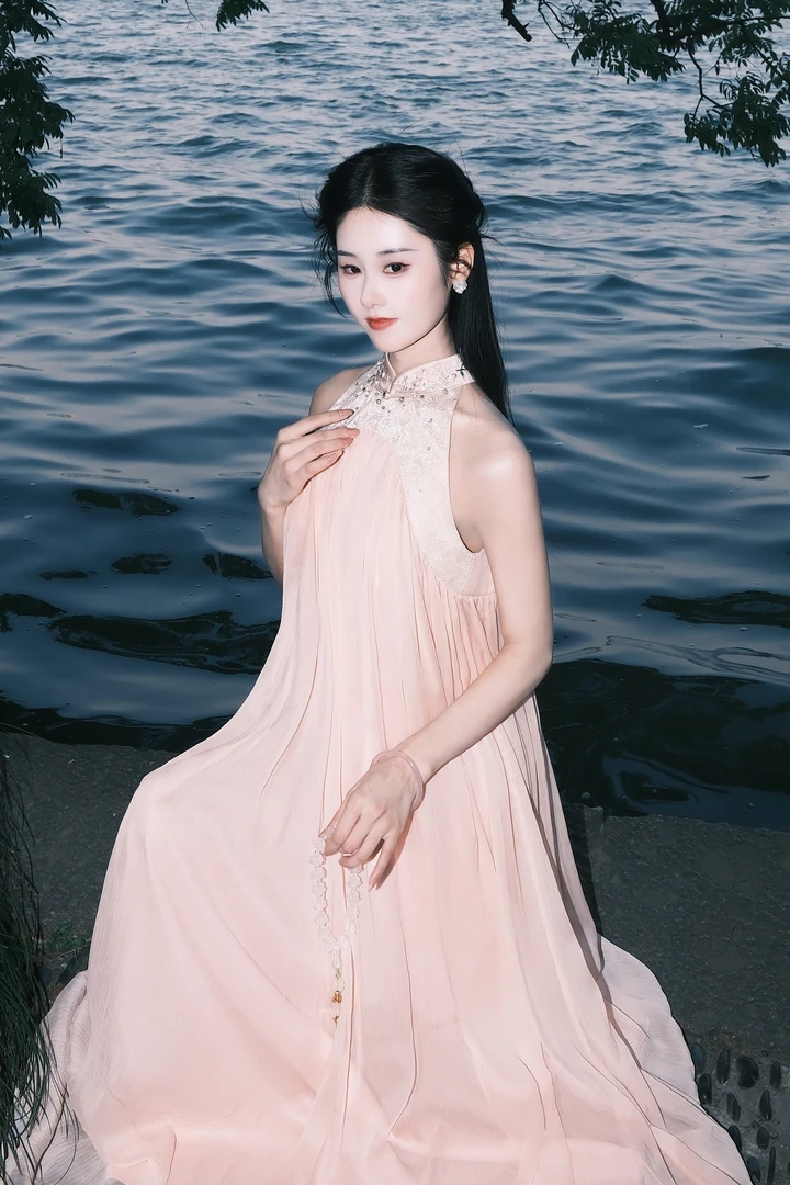 【渡风】新中式无袖挂脖连衣裙度假风粉色千金感仙气少女气质裙