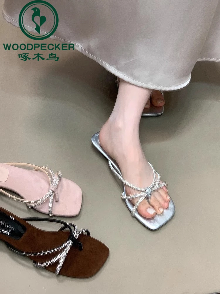 啄木鸟夹趾细带水钻沙滩粉色凉拖鞋女款2025夏季新款度假一字拖女