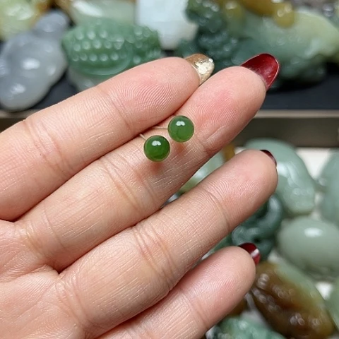 和田玉颈饰未镶嵌龍**人