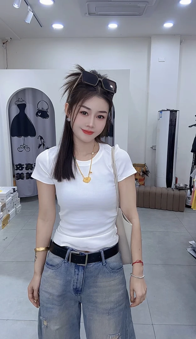 炫彩阁8083【修身短款后面镂空短袖T袖】